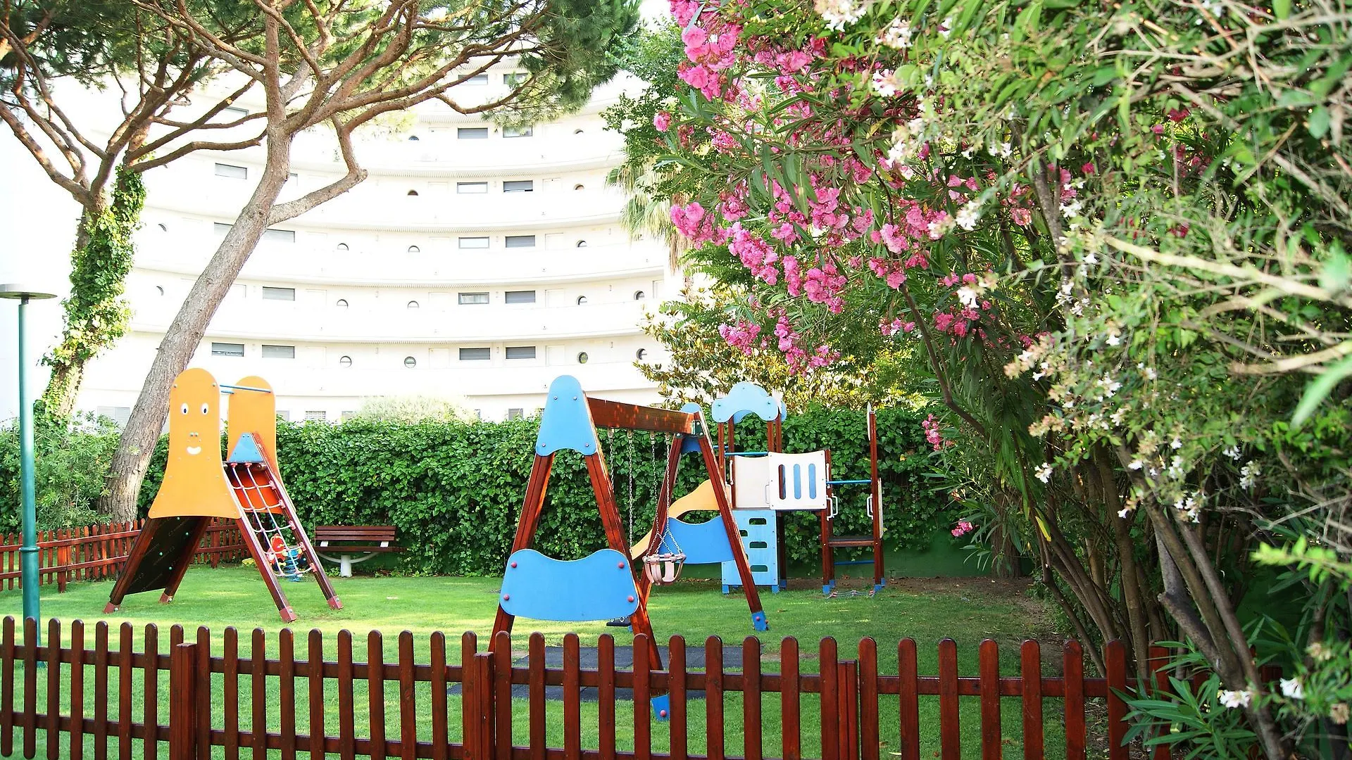 Hotel Beverly Park&Spa Blanes 4*,  Spanje